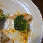 キッチン ブルー グローブ - 最後はブロッコリーを添えて