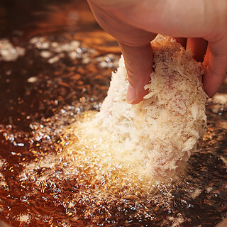 柔らかくて絶品！ラードを使用してじっくり揚げる“とんかつ”