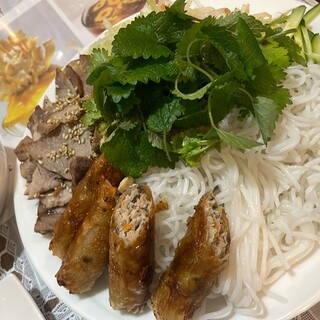 ニャットタン アジアンレストラン_1