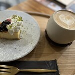 HANAKADO - ブリュレチーズケーキ　デカフェカプチーノ