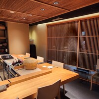 鮨 こしかわ - 個室内。個室にトイレまで完備は嬉しい！