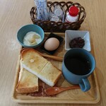 CAFE かってきまま - 料理写真:モーニング トーストset コーヒー HOT
