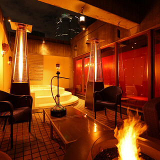 暖炉と炎に包まれる冬の極上テラス♪