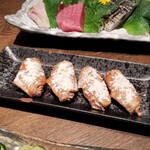 炉ばたやき山波月 - 手羽先は独特で美味い