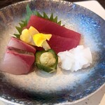 築地 寿司岩 - お造り。ブリ(だと思う)のねっとり感が美味しい