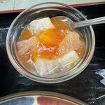 中国料理 頤和園 - 寒天ゼリーの柿ソースがけ