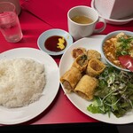 南海飯店 - 春巻定食