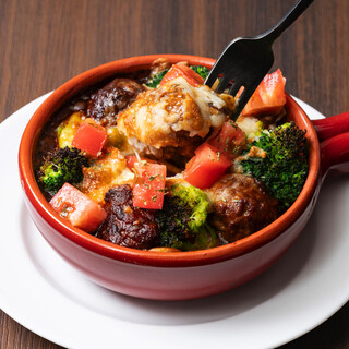 ビールやワインに合う酒屋自慢の逸品をご堪能ください。