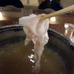 かごしま黒豚 六白亭 - かつお出汁にくぐらせて