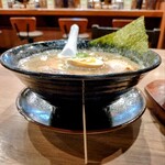 らーめんと石焼めし 若虎 - こってりらーめん