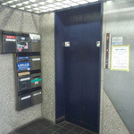 シャングリーラ - このエレベーターで3Fへ