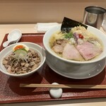 麦と麺助 - 