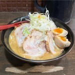 麺処 花田 池袋店 - 味卵辛味噌チャーシュー麺（野菜大盛り）