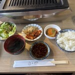 精肉屋の倅がただただ旨い肉を出す店 焼肉たけよし - 