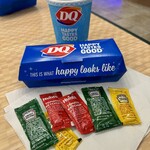 Dairy Queen/Orange Julius Treat Ctr - ケチャップ、マスタード、レリッシュで味変