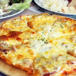サロンド・テ・チーズ王国 - 食べ放題のピザ