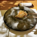 みえ田 - バフンウニ＆フカヒレ餃子、九条ねぎ、穂紫蘇﻿