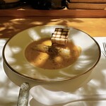 みえ田 - 赤井川産のホワイトアスパラ、北海シマエビ＆伊勢海老のビスク、サマートリュフ