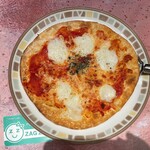 サイゼリヤ - 料理写真:バッファローモッツァレラピザ¥400