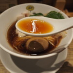 麺に光を 別邸 - 特製 出汁の光（スープ）