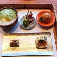 ナベノ-イズム - ↖︎ウドのヴルーテ　ホタルイカとそら豆　よもぎのエキューム　↑