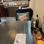 甘露 - 私が座った2人掛けテーブル