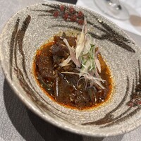 ON the TABLE CHINESE - 