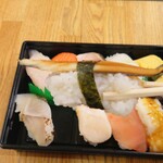 魚三 - あなごにぎり ※拡大 (2024.11.26)