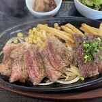 ビッグシェフ亭 - 黒毛和牛サーロイン（60g）&牛ハラミ（80g）コンボ（辛口焦がしニンニクソース）