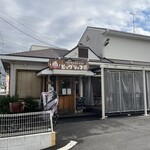 ビッグシェフ亭 - 11時10分頃、先頭で待てました