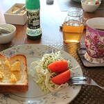 TSURUYA Miyota Ten - 只需將這款羅勒醬淋在生菜上，就能享受到美味！