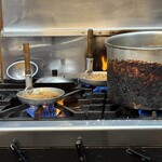 百万石 - カツ丼作成中