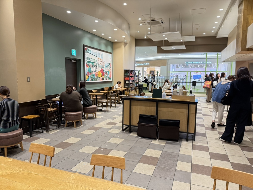 写真 : スターバックス・コーヒー 上小田井mozoワンダーシティ 2 写真 : スターバックス・コーヒー 上小田井mozoワンダーシティ 2