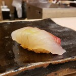 銀座 すし傳 - 天然鯛の昆布〆