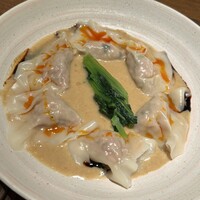 四川料理 龍の子 - ワンタンの胡麻担々