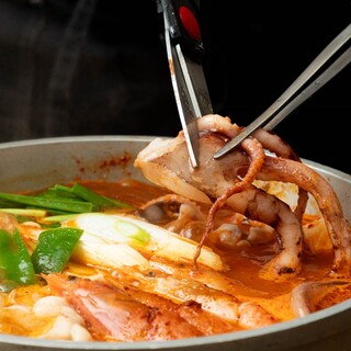 【名古屋上陸！】鉄鍋チュサム＆〆のアルマニチャーハン