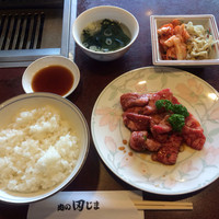 肉の田じま - 800円のカルビ定食を頼んだつもりが会計時に1500円のカルビ定食だったと知ってちょとショック。