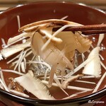 御料理 寺沢 - 切り方を変えた二種の松茸