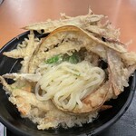 大地のうどん 博多駅ちかてん - 中のうどんちょっと出してみました