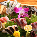 阿波水産 - 旬魚、五種お造り盛り合せ