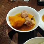 三宮一貫楼 - 日替わりかぼちゃと豚肉の煮物