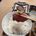 十魚十色 - 鰤刺しは脂が乗ってて美味しい♪