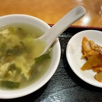 華香楼 - わかめと卵のスープとしょっぱすぎない搾菜