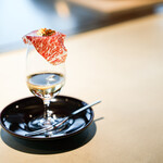 和牛 鉄板焼 おきに - 岡崎牧場の｢完熟近江牛｣生ハムをシャンパンと