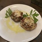 ビストロ グルナッシュ - 椎茸の肉詰め。熱々～。