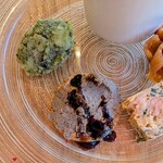 ベジバル チバットリア - レバーペーストのカナッペ＆イワシのジェノベーゼ風ポテトサラダ♪