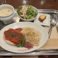 トラディシオン 日本橋 - 森林鶏のヴァプール〜オリーブトマトソース、バターライス〜