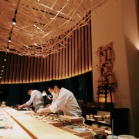 鮨 ラビス 大阪 ヤニック・アレノ - 