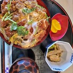 萩亭 - 料理写真:カツ丼！900円　コスパ良し！