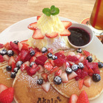 カフェアンドダイニング アカラ